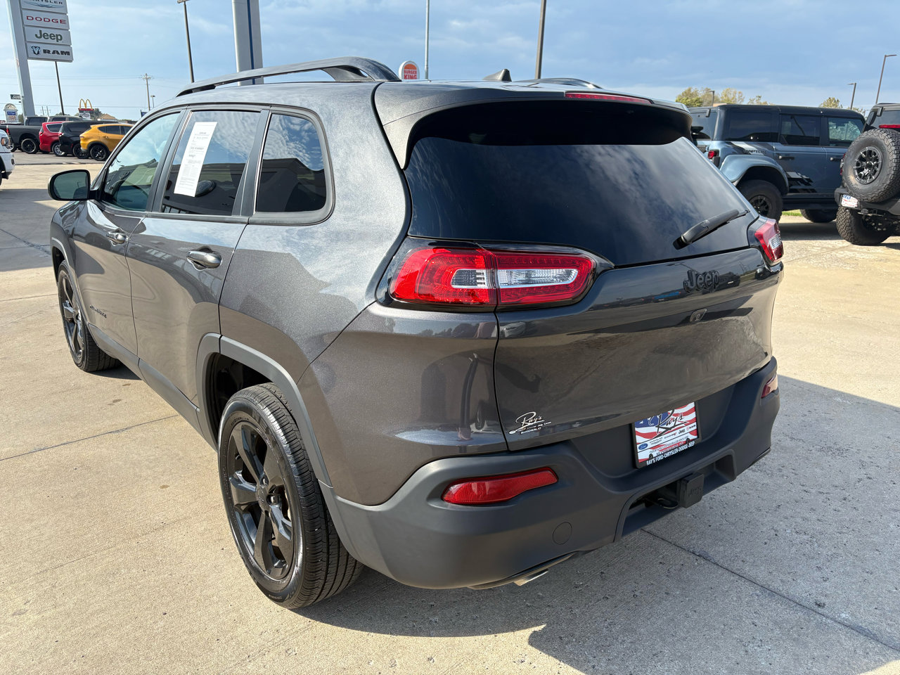 Used 2016 Jeep Cherokee Latitude image 6