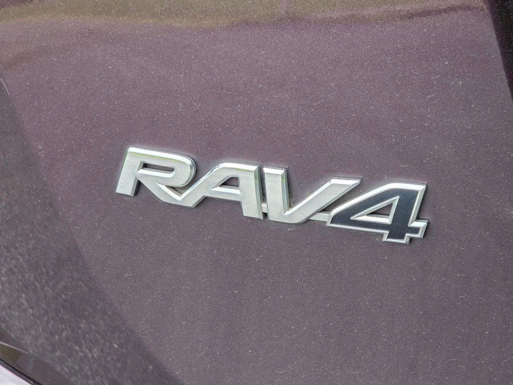 Used 2017 Toyota RAV4 XLE AWD/4WD image 15