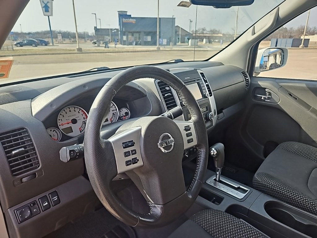 Used 2019 Nissan Frontier PRO-4X image 12
