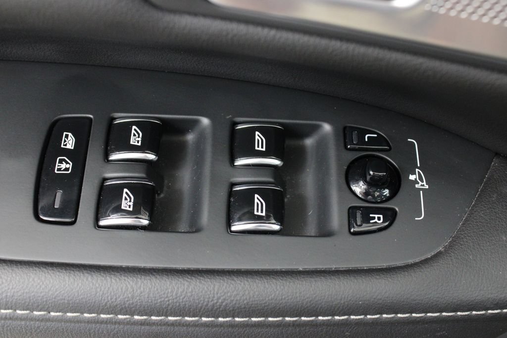 Used 2023 Volvo S90 B6 Ultimate w/ Protection Package Premier AWD/4WD image 19