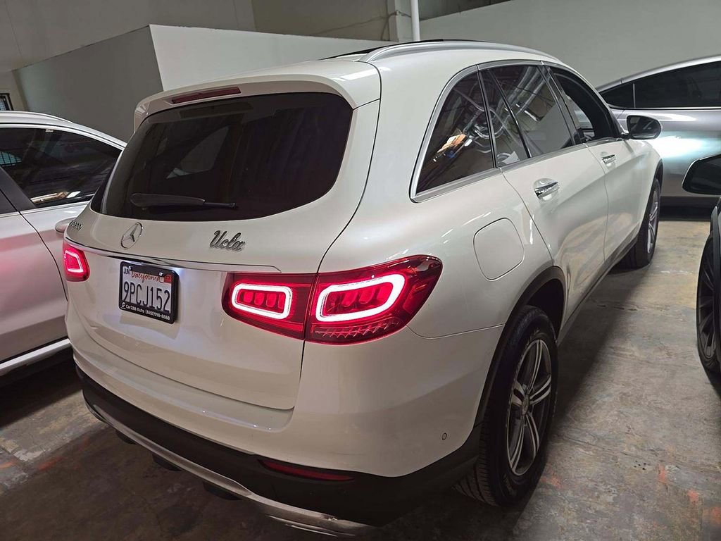 Used 2022 Mercedes-Benz GLC 300 image 2