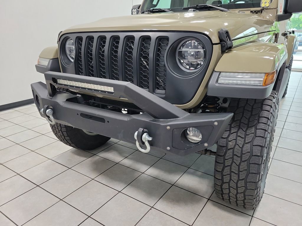 Used 2020 Jeep Gladiator Overland w/ Popular Equipment Package AWD/4WD image 25