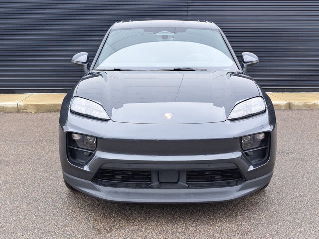 Used 2025 Porsche Macan 4 Electric AWD/4WD image 9
