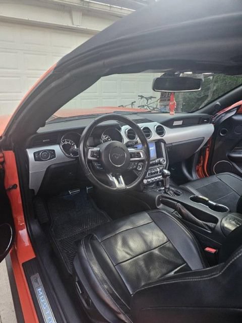 Used 2016 Ford Mustang Premium RWD image 5