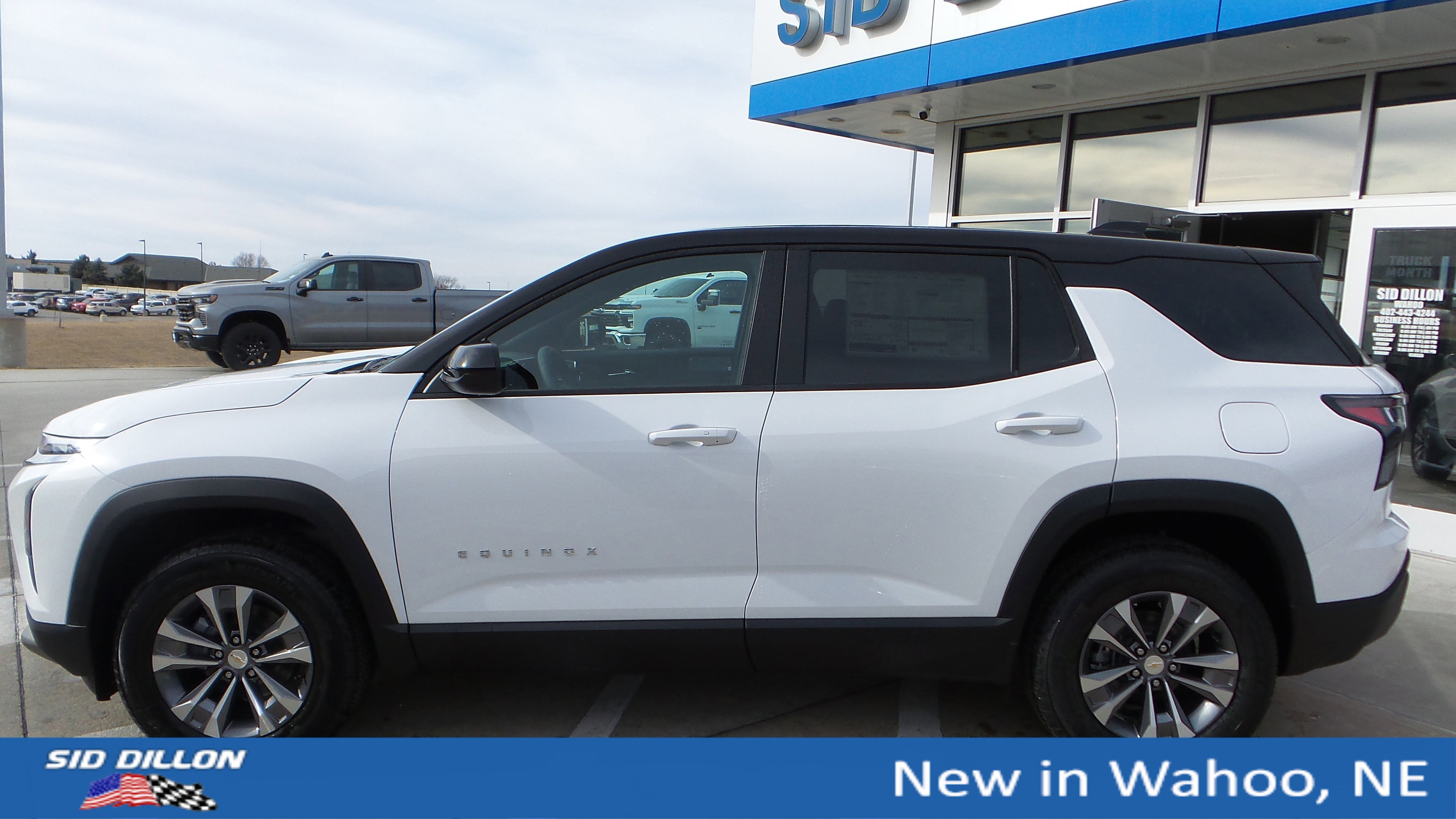 New 2026 Chevrolet Equinox LT w/ Convenience Package II image 2