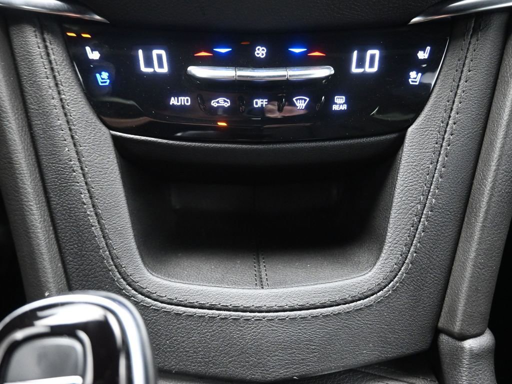 Used 2024 Cadillac XT5 Premium Luxury image 8
