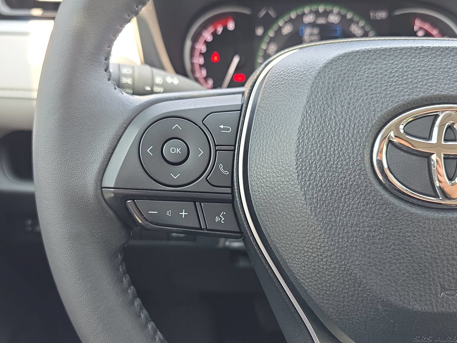 Used 2023 Toyota RAV4 XLE Premium FWD image 17
