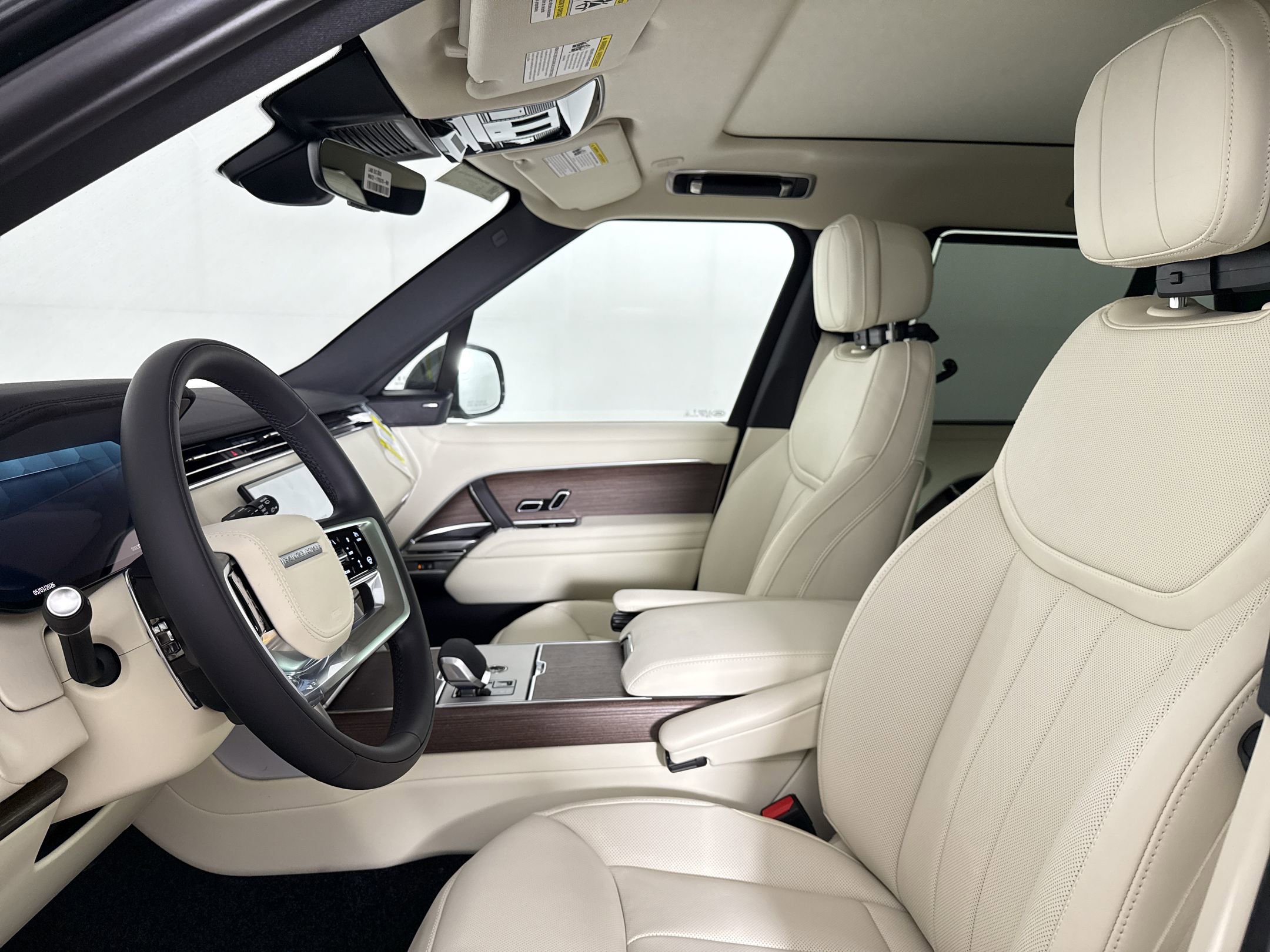 New 2026 Land Rover Range Rover SE AWD/4WD image 5
