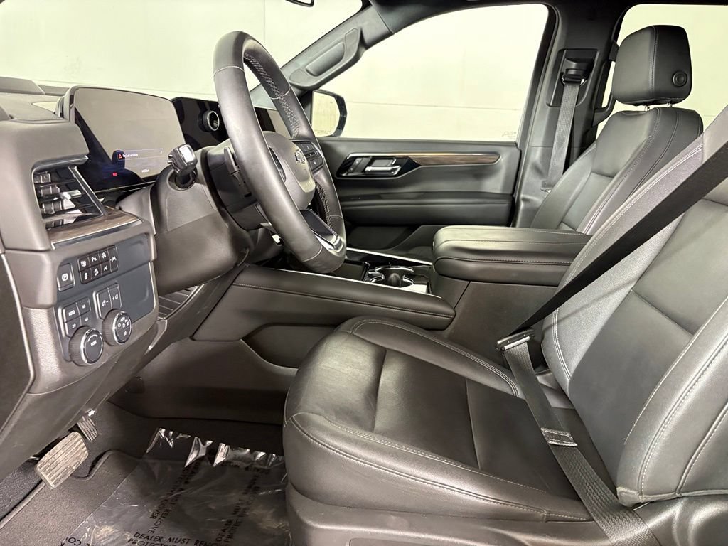 Used 2025 Chevrolet Suburban Z71 AWD/4WD image 22