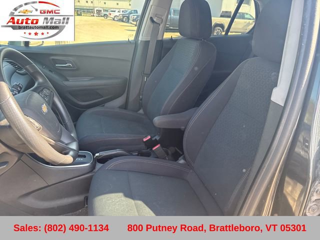 Used 2019 Chevrolet Trax LS w/ Tint and Cruise Package AWD/4WD image 24