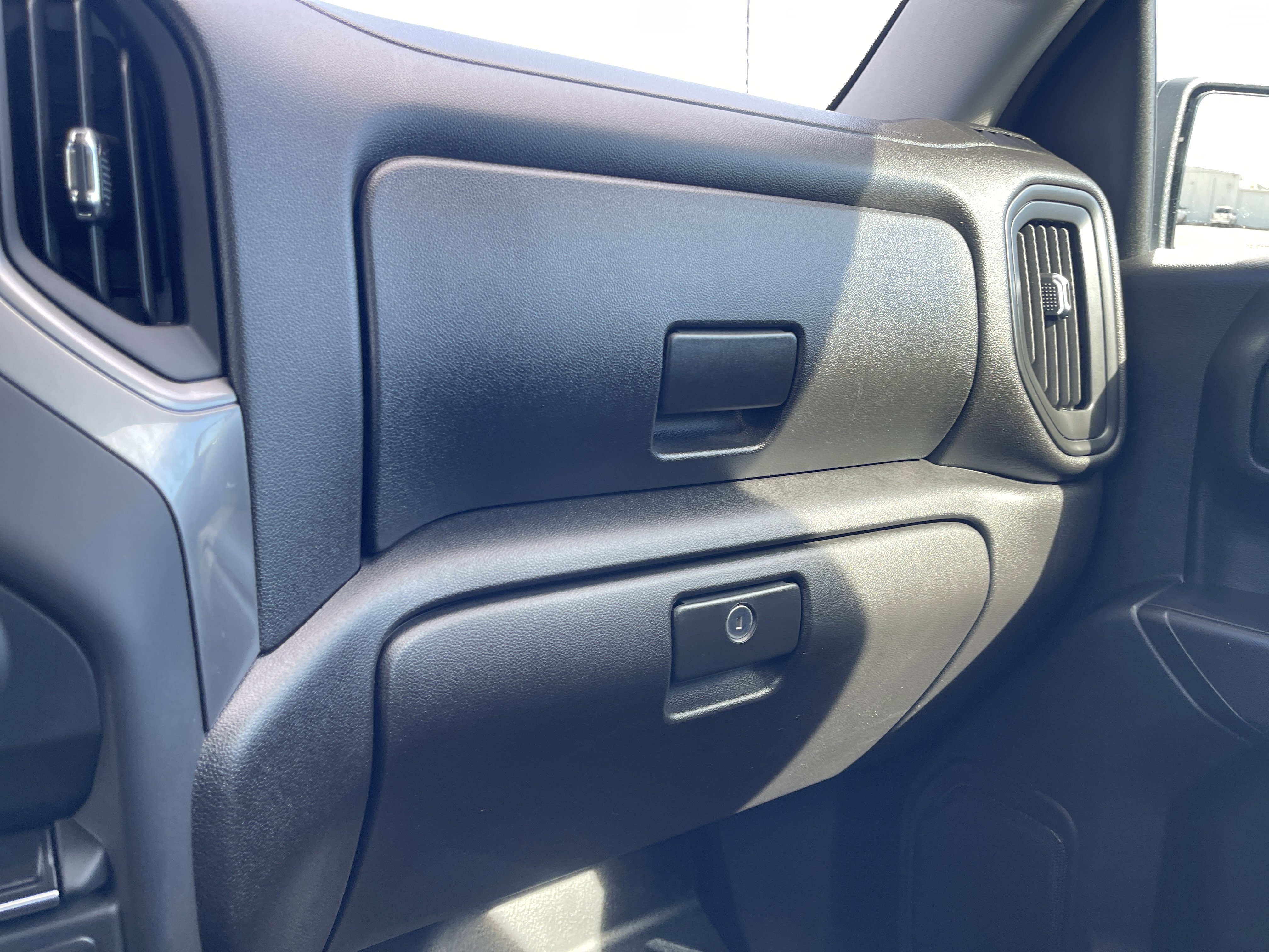 Used 2025 Chevrolet Silverado 1500 W/T w/ WT Value Package image 30