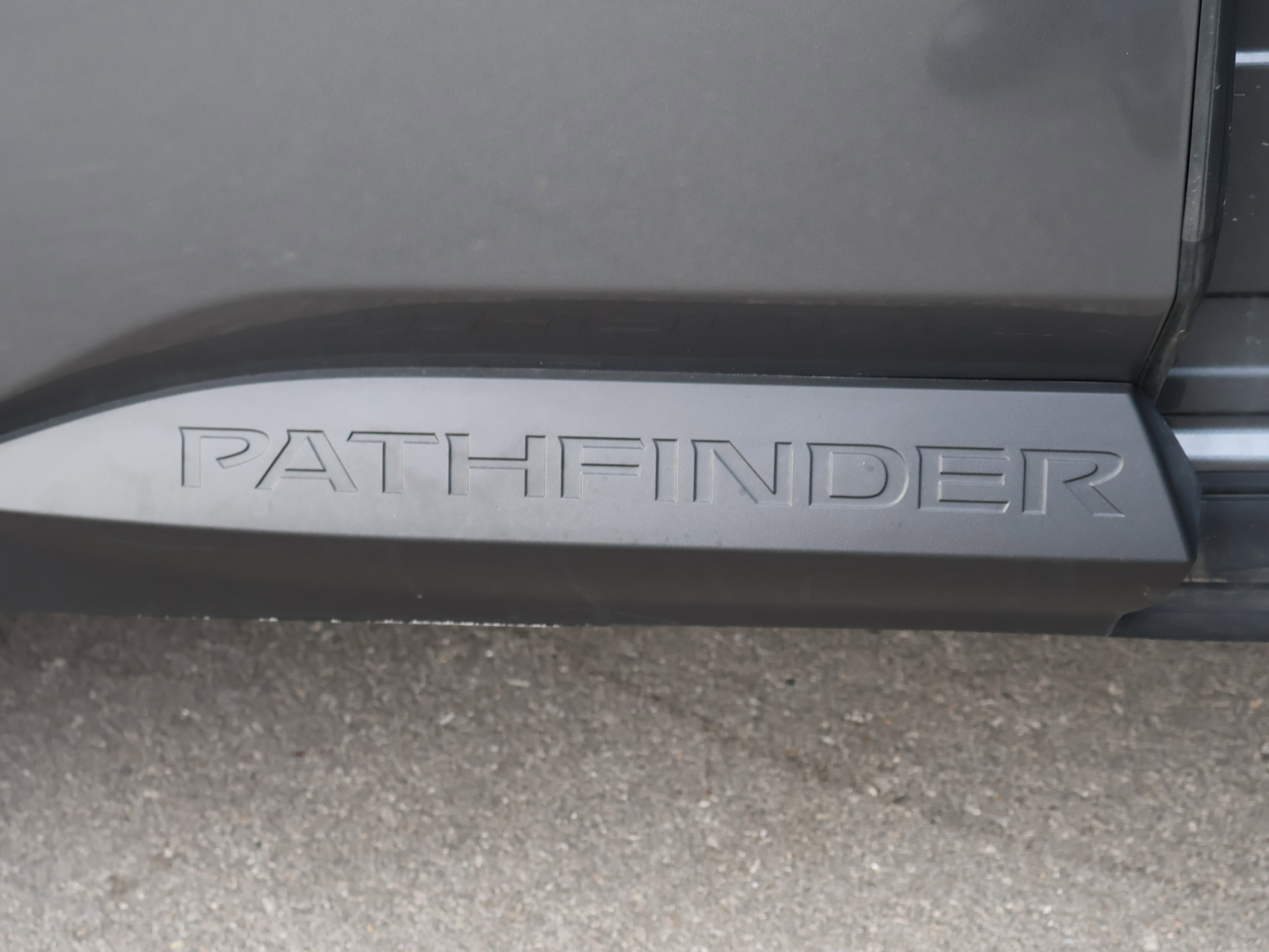 Used 2024 Nissan Pathfinder SL image 9