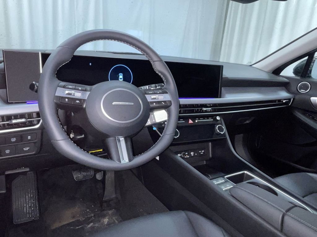 New 2025 Hyundai Sonata Limited image 3