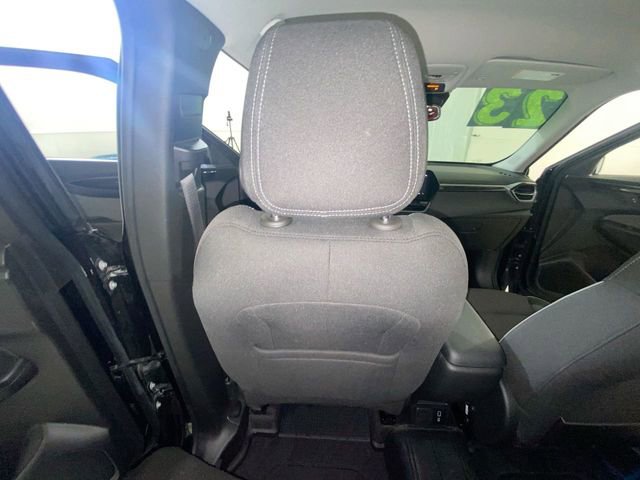 Used 2025 Chevrolet TrailBlazer LT w/ Convenience Package AWD/4WD image 35