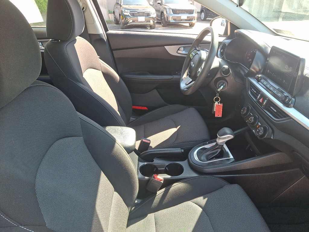 Used 2023 Kia Forte LXS w/ LXS Technology Package FWD image 13