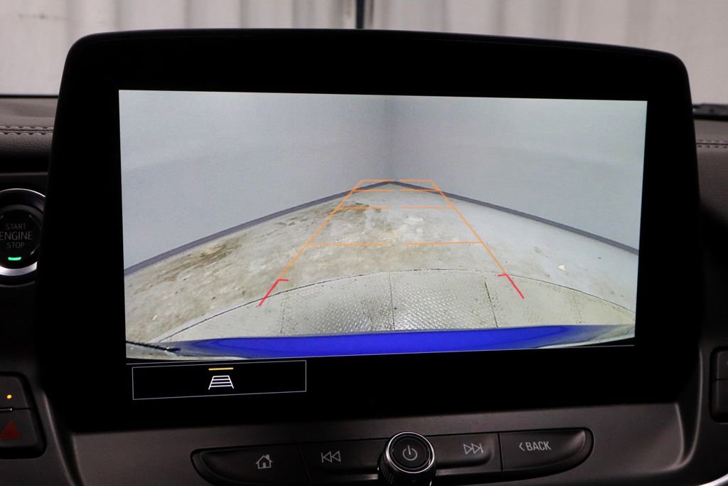 Used 2025 Chevrolet Blazer LT FWD image 2