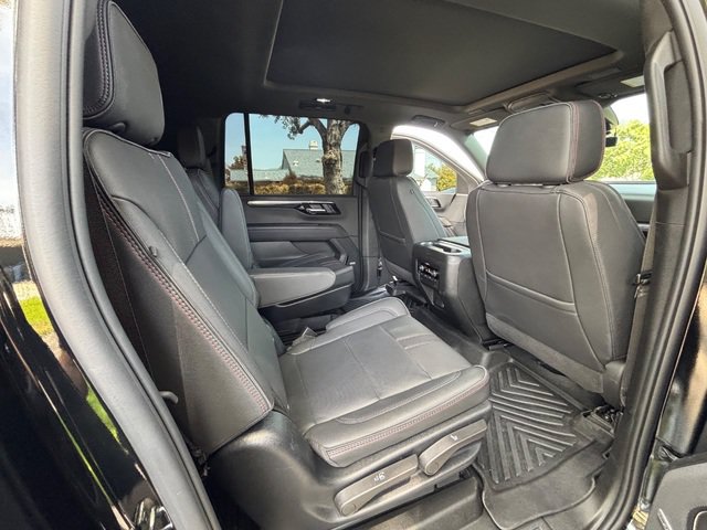 Used 2025 Chevrolet Suburban RST w/ Comfort Package AWD/4WD image 31