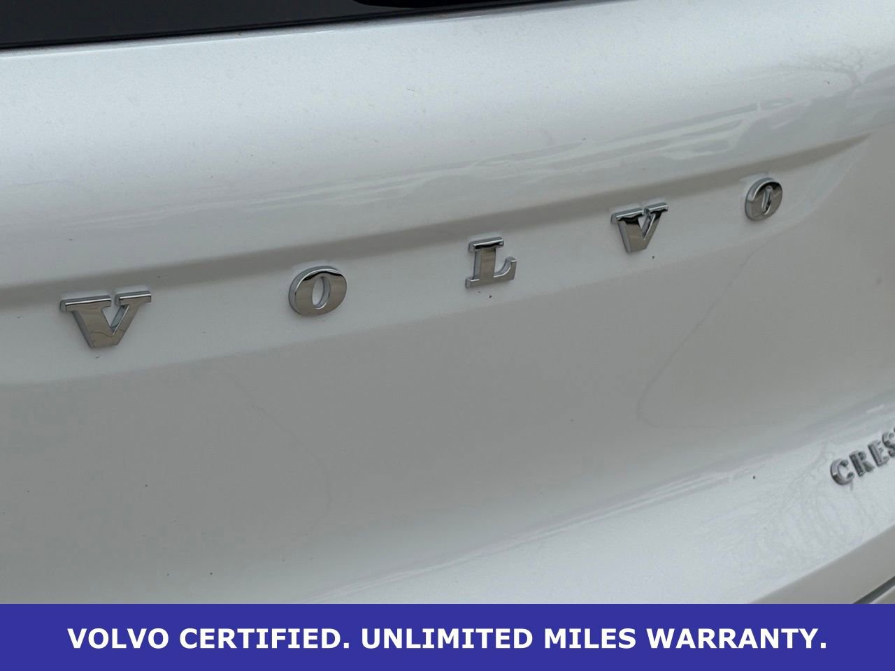 Certified 2023 Volvo XC40 B5 Plus w/ Driver Assist Package image 10