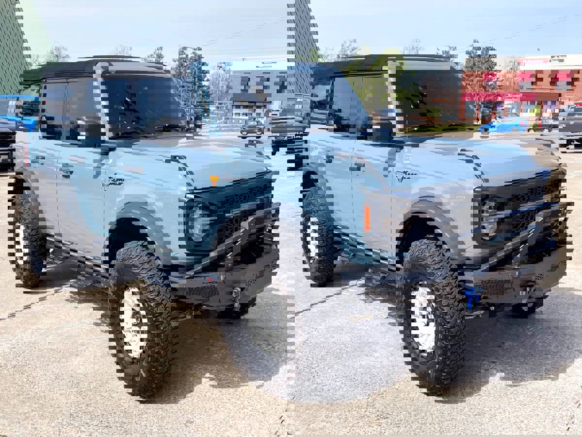 Used 2022 Ford Bronco Badlands image 2