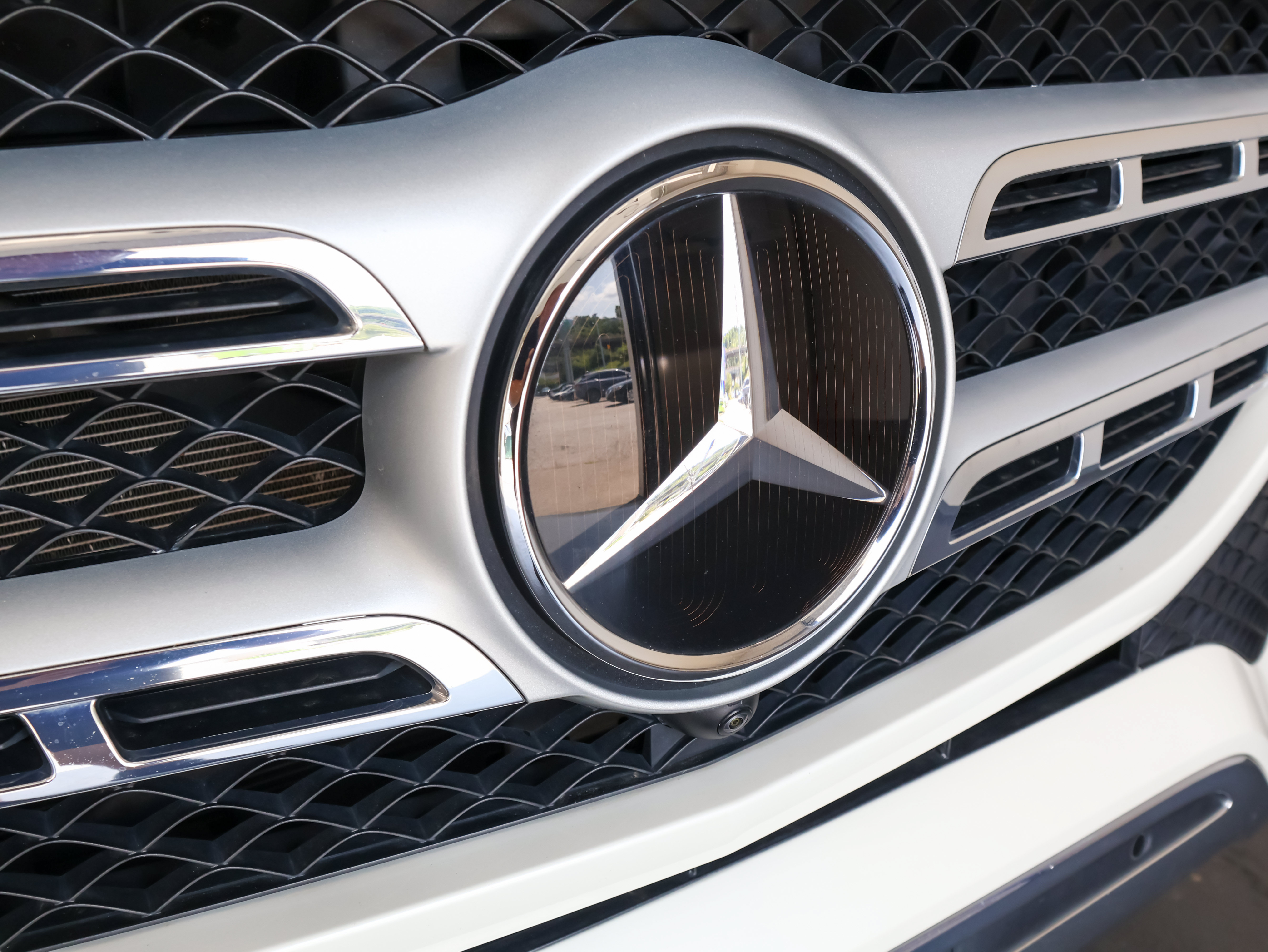 Used 2021 Mercedes-Benz GLS 450 4MATIC image 44
