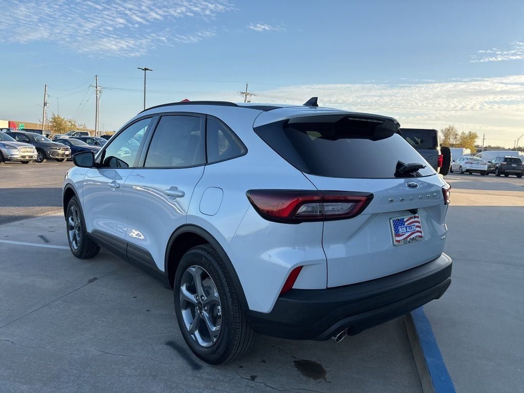 New 2026 Ford Escape ST-Line w/ Cold Weather Package image 3