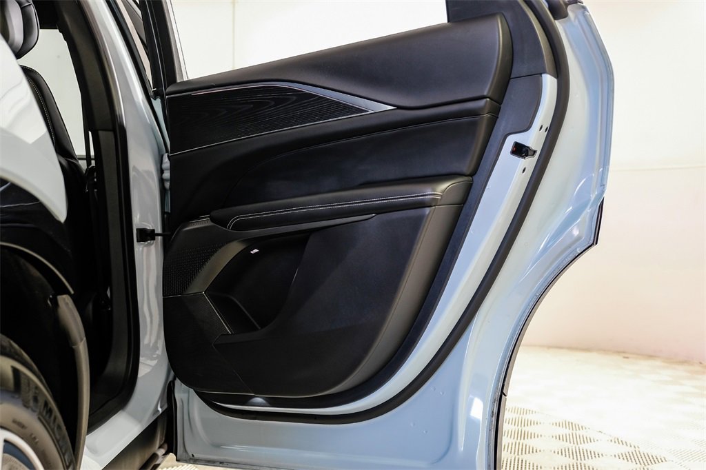 Used 2024 Cadillac Lyriq Luxury image 49