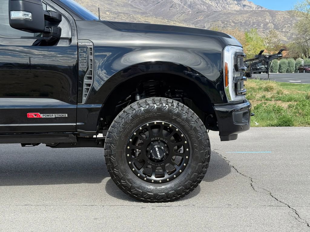 Used 2025 Ford F350 Platinum AWD/4WD image 3