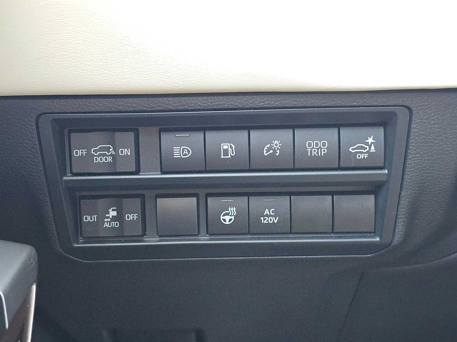 Certified 2024 Toyota Sequoia Capstone AWD/4WD image 34