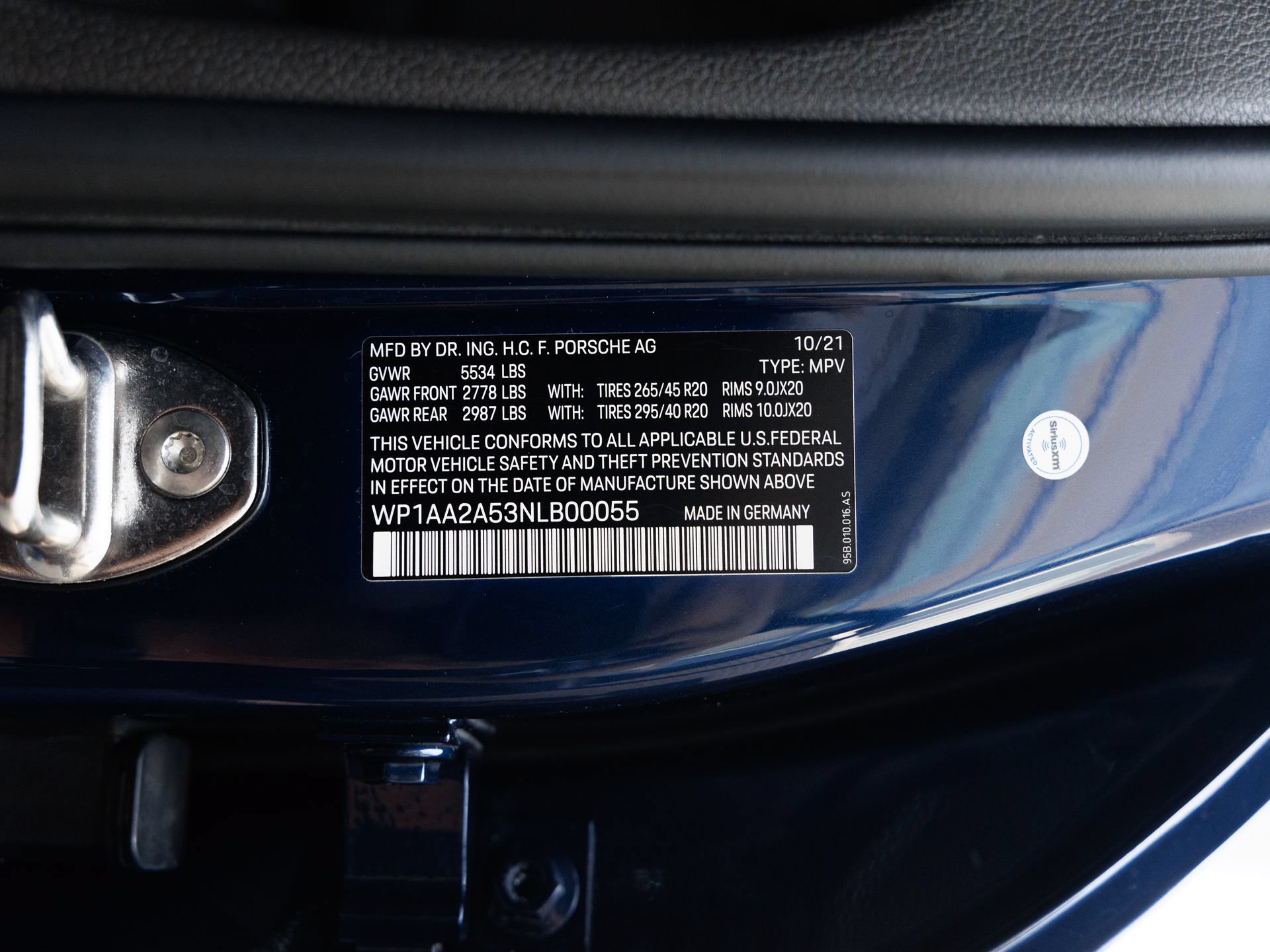 Certified 2022 Porsche Macan AWD/4WD image 40