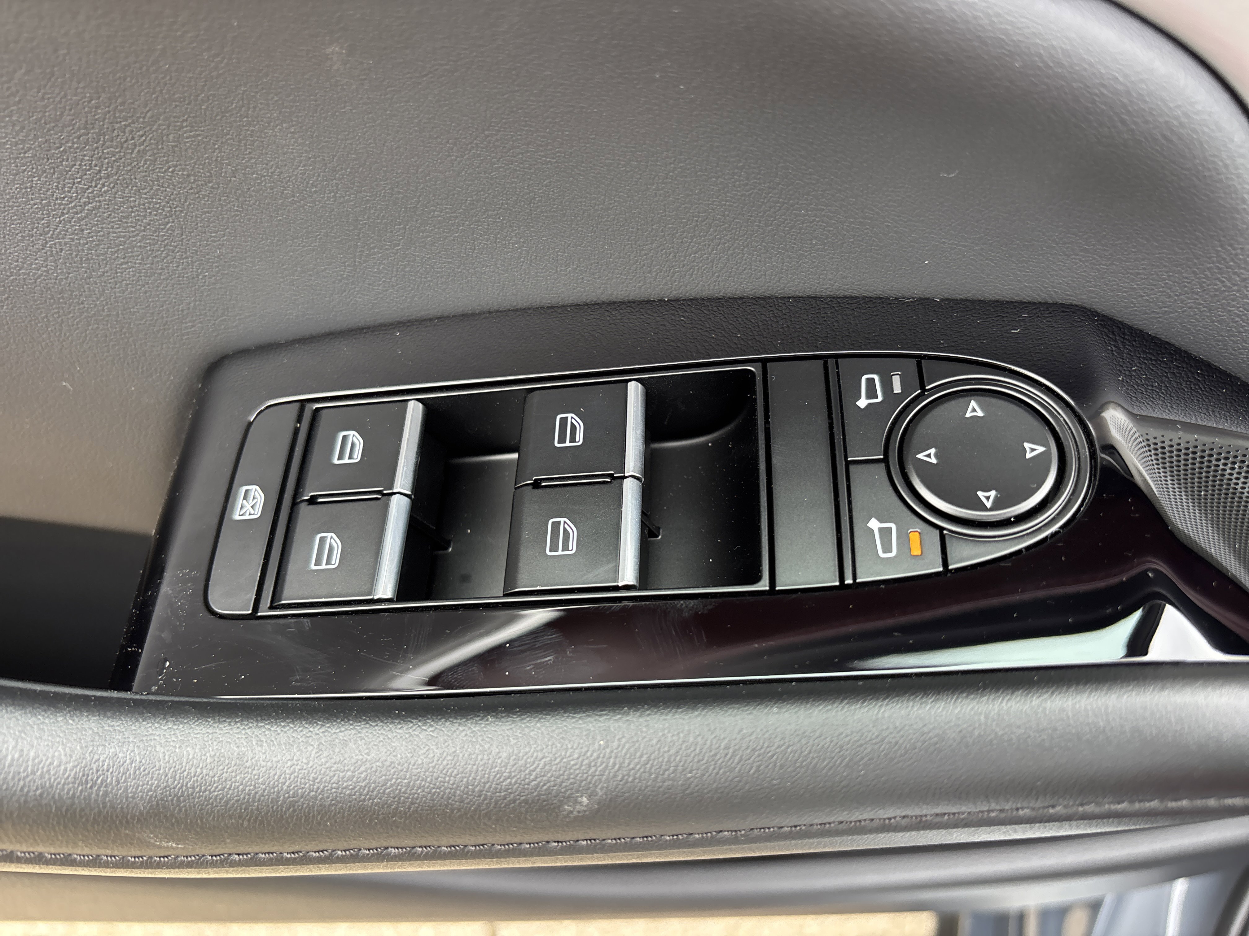 New 2026 MAZDA MAZDA3 2.5 S Hatchback w/ Premium Pkg FWD image 19