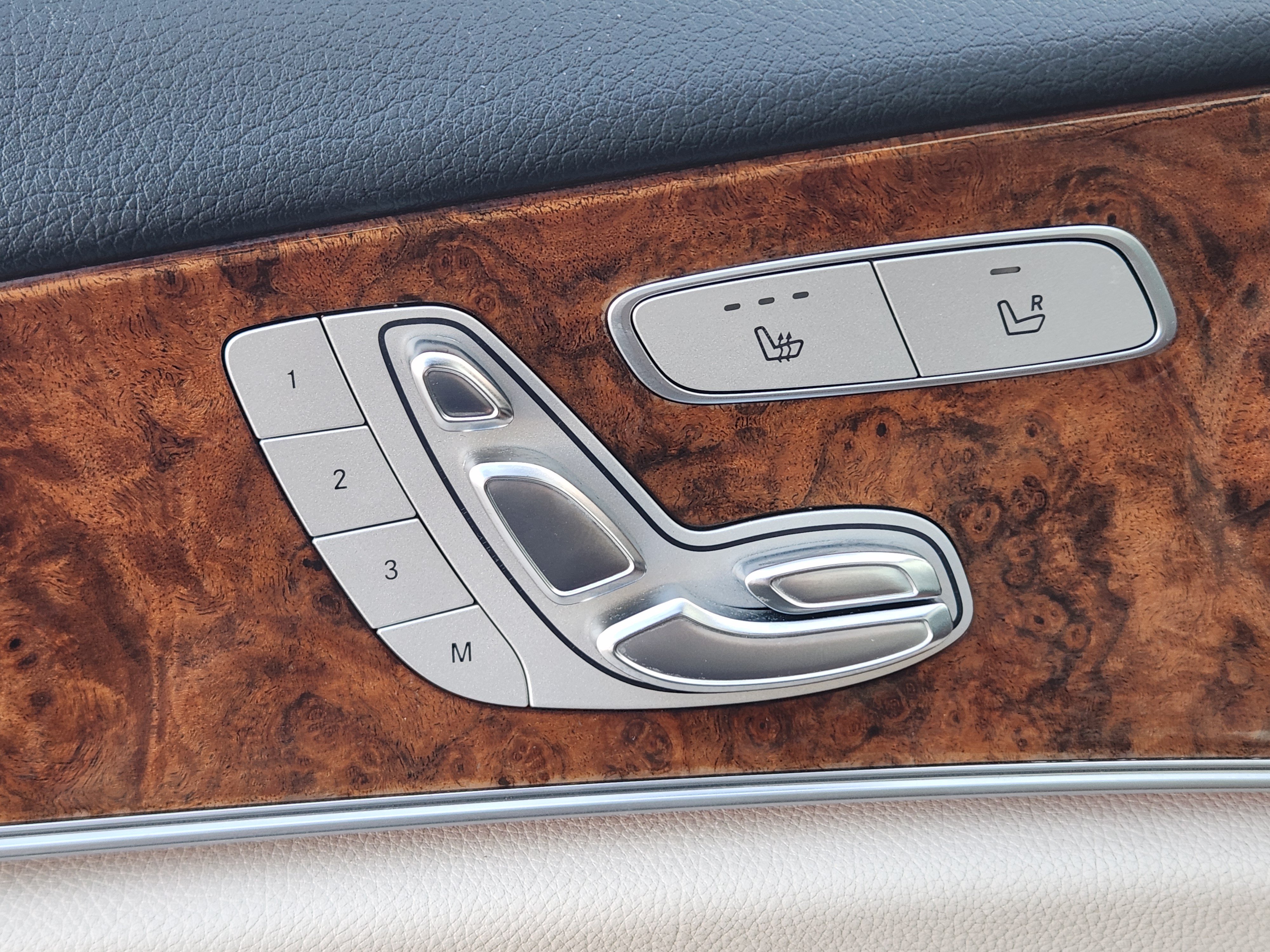 Used 2018 Mercedes-Benz E 300 image 23