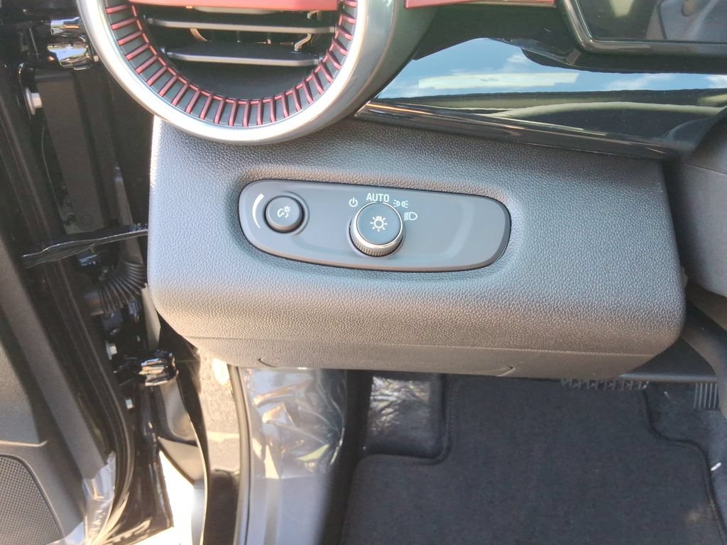 New 2026 Chevrolet Trax RS w/ Sunroof Package FWD image 35