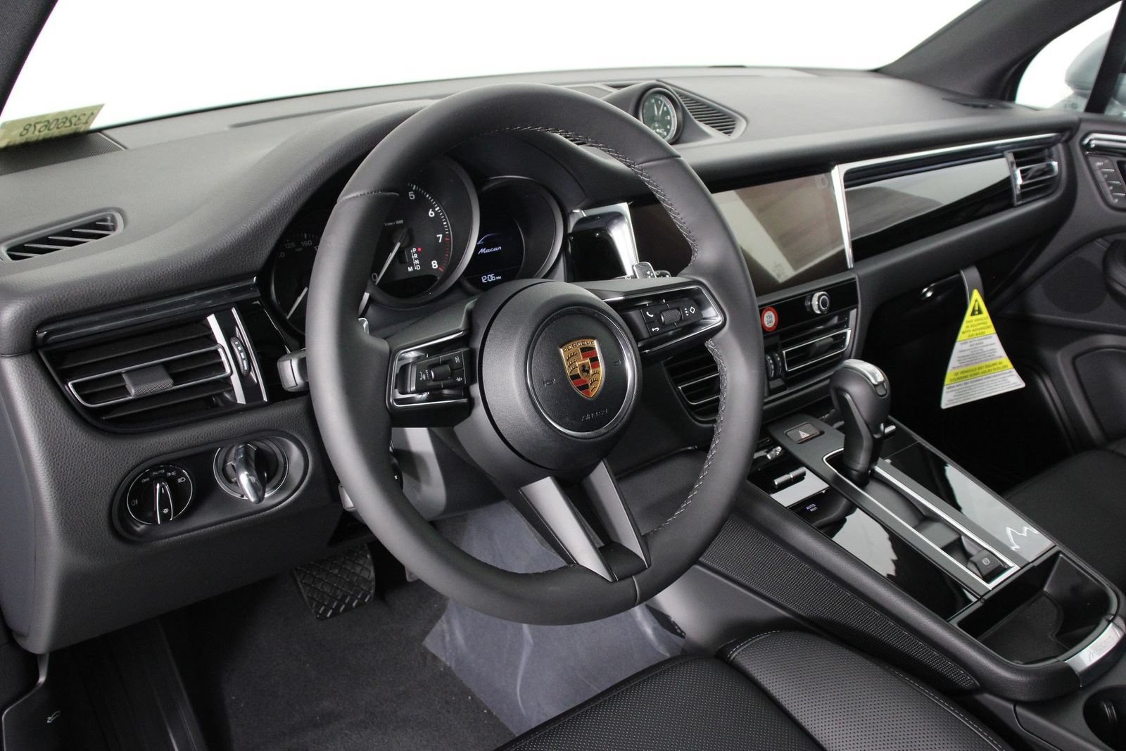 New 2026 Porsche Macan AWD/4WD image 4