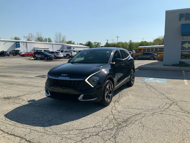 Used 2024 Kia Sportage LX FWD image 2