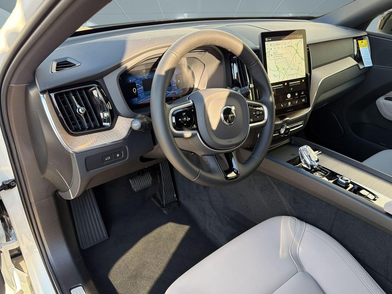 New 2026 Volvo XC60 T8 Core AWD/4WD image 4