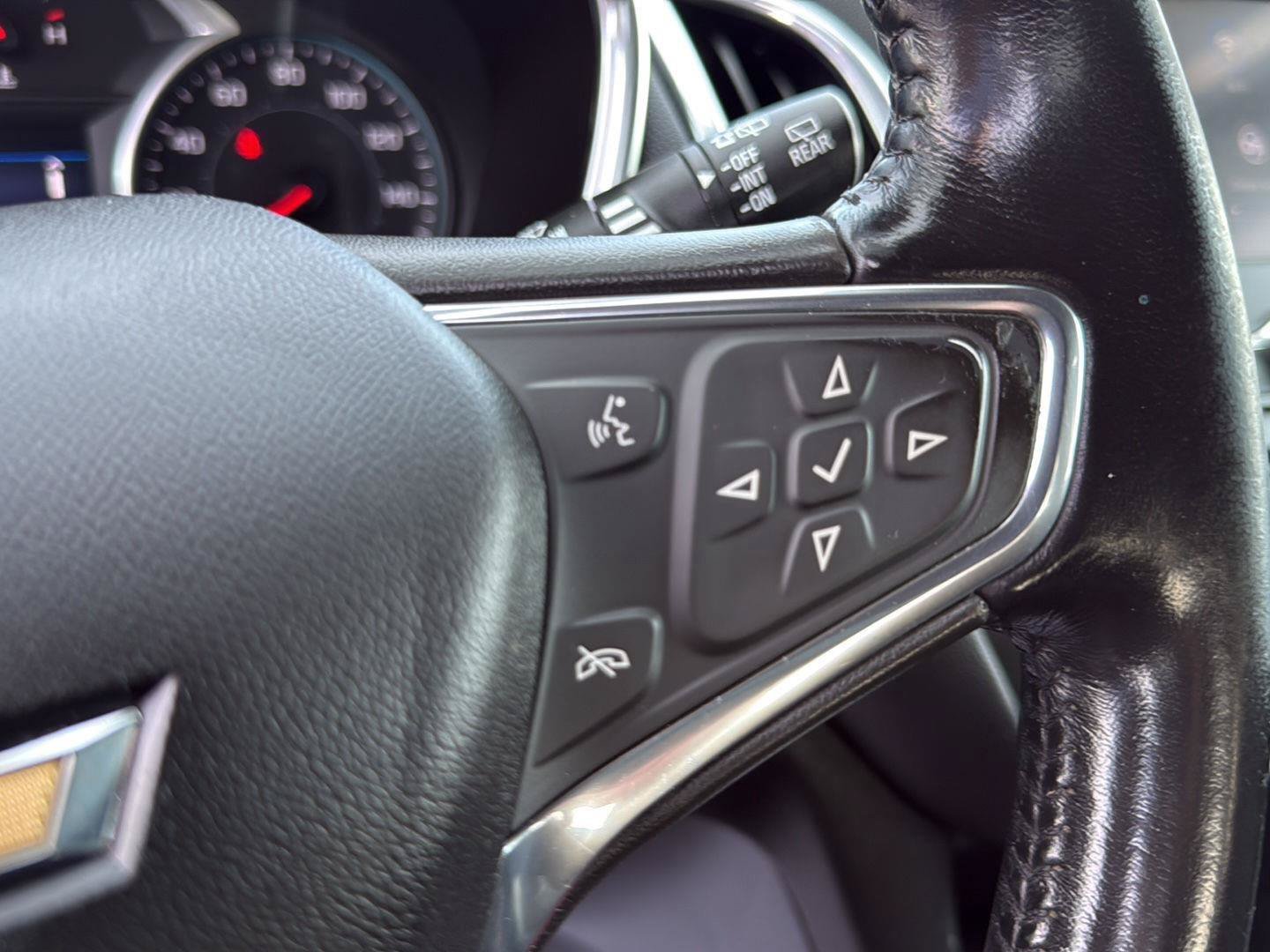 Used 2020 Chevrolet Equinox LT AWD/4WD image 16