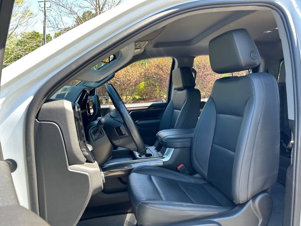 Used 2024 Chevrolet Silverado 3500 LTZ w/ LTZ Convenience Package image 45