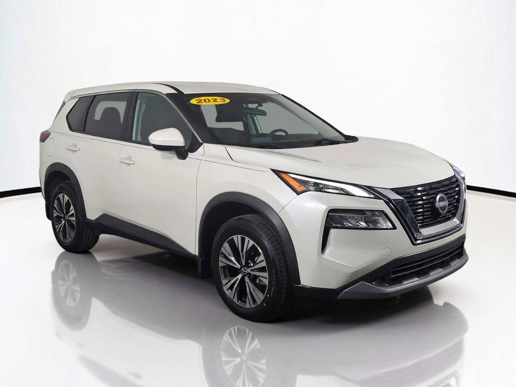 Used 2023 Nissan Rogue SV FWD image 2