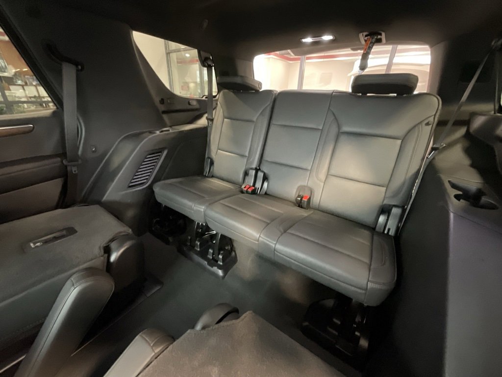 Used 2025 Chevrolet Tahoe High Country image 24