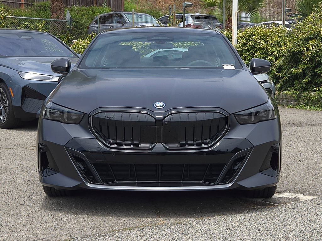 New 2027 BMW 550e xDrive AWD/4WD image 2