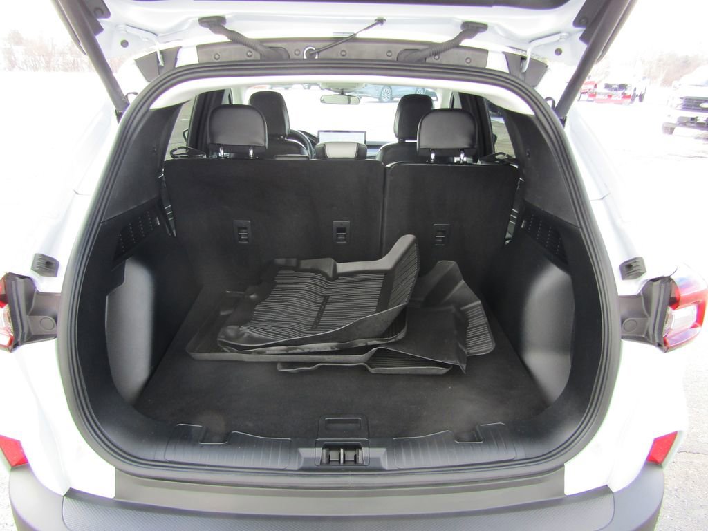 Used 2025 Ford Escape SE image 6