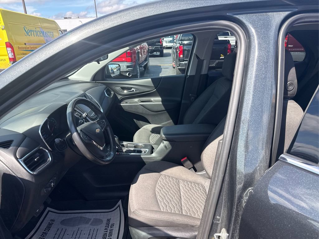 Used 2020 Chevrolet Equinox LT w/ Driver Convenience Package image 19