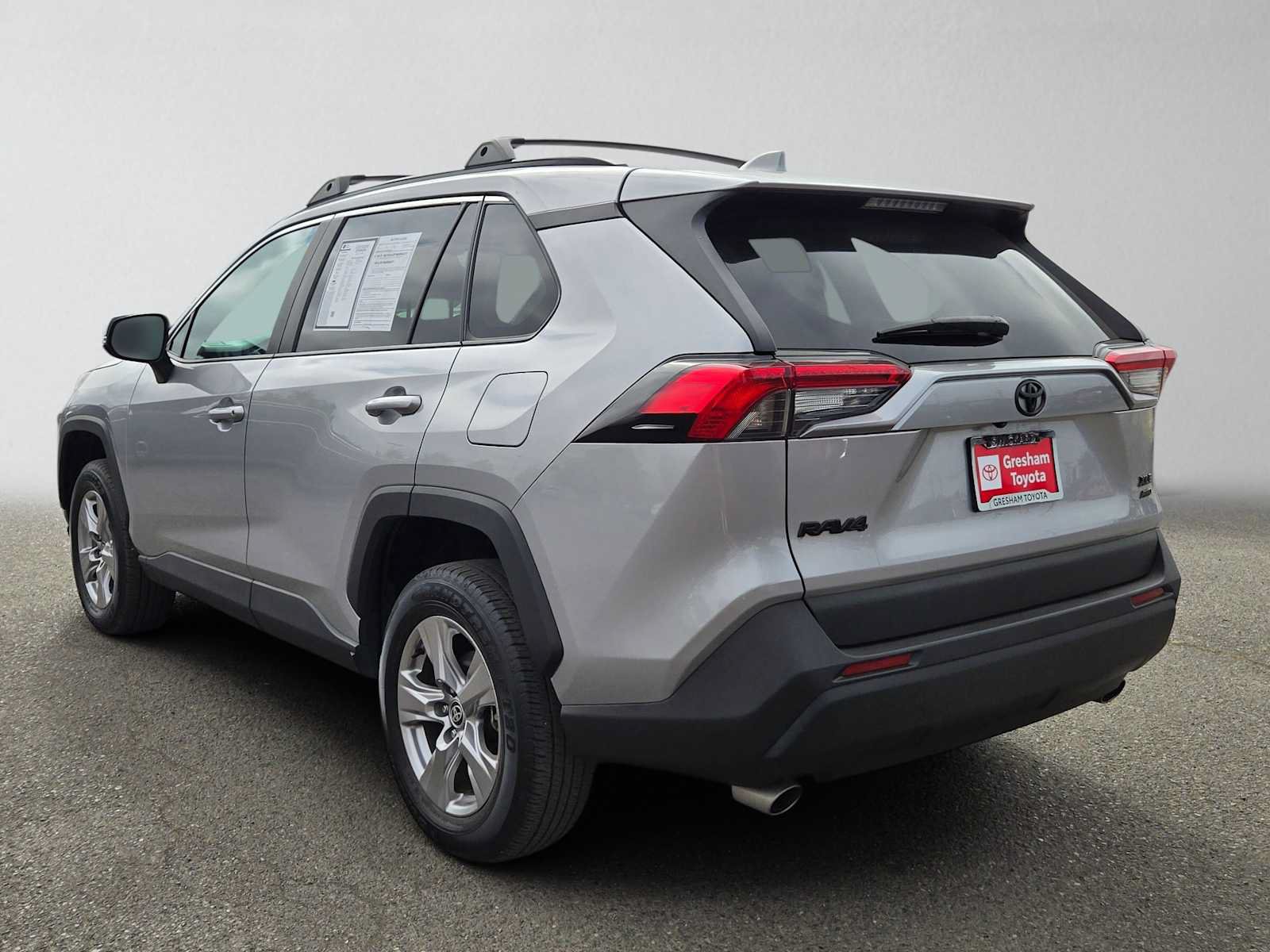 Used 2023 Toyota RAV4 XLE AWD/4WD image 5