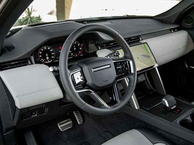 New 2024 Land Rover Discovery Sport Dynamic SE AWD/4WD image 16