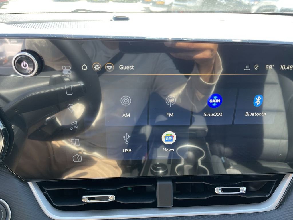 New 2026 Chevrolet Equinox LT w/ Convenience Package II AWD/4WD image 16
