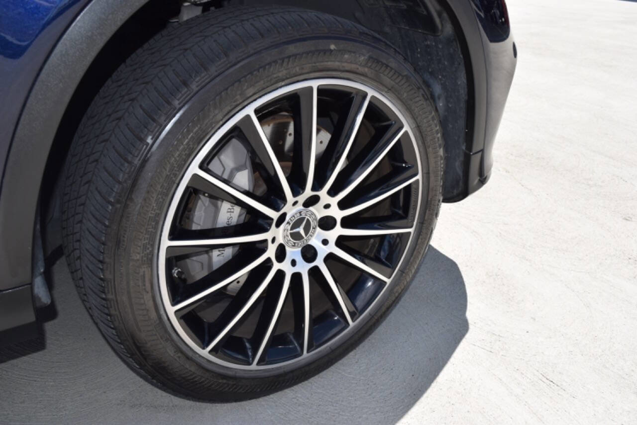 Used 2017 Mercedes-Benz GLC 300 4MATIC image 8