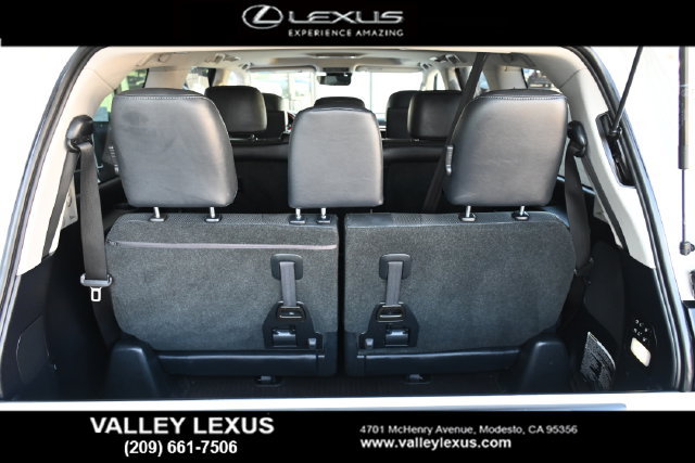Used 2018 Lexus LX 570 4WD w/ Luxury Package image 19