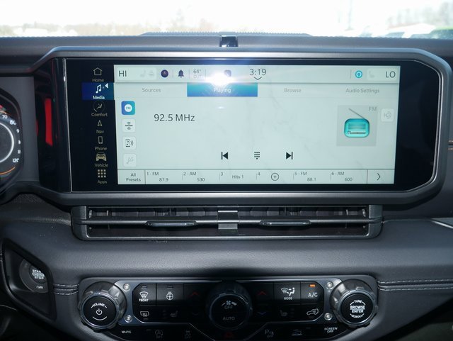 Used 2024 Jeep Wrangler Sahara w/ Technology Group image 21