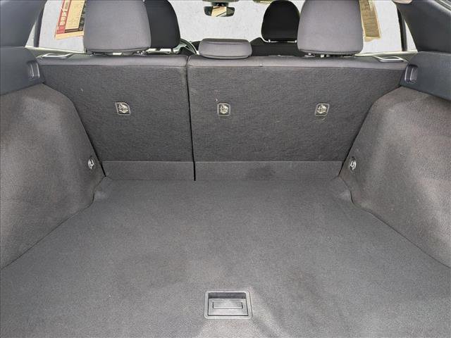 Used 2022 Toyota Prius L Eco image 16