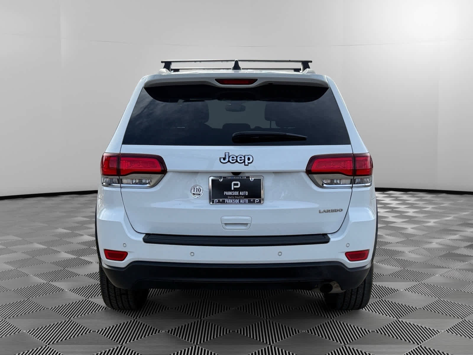 Used 2021 Jeep Grand Cherokee Laredo image 4